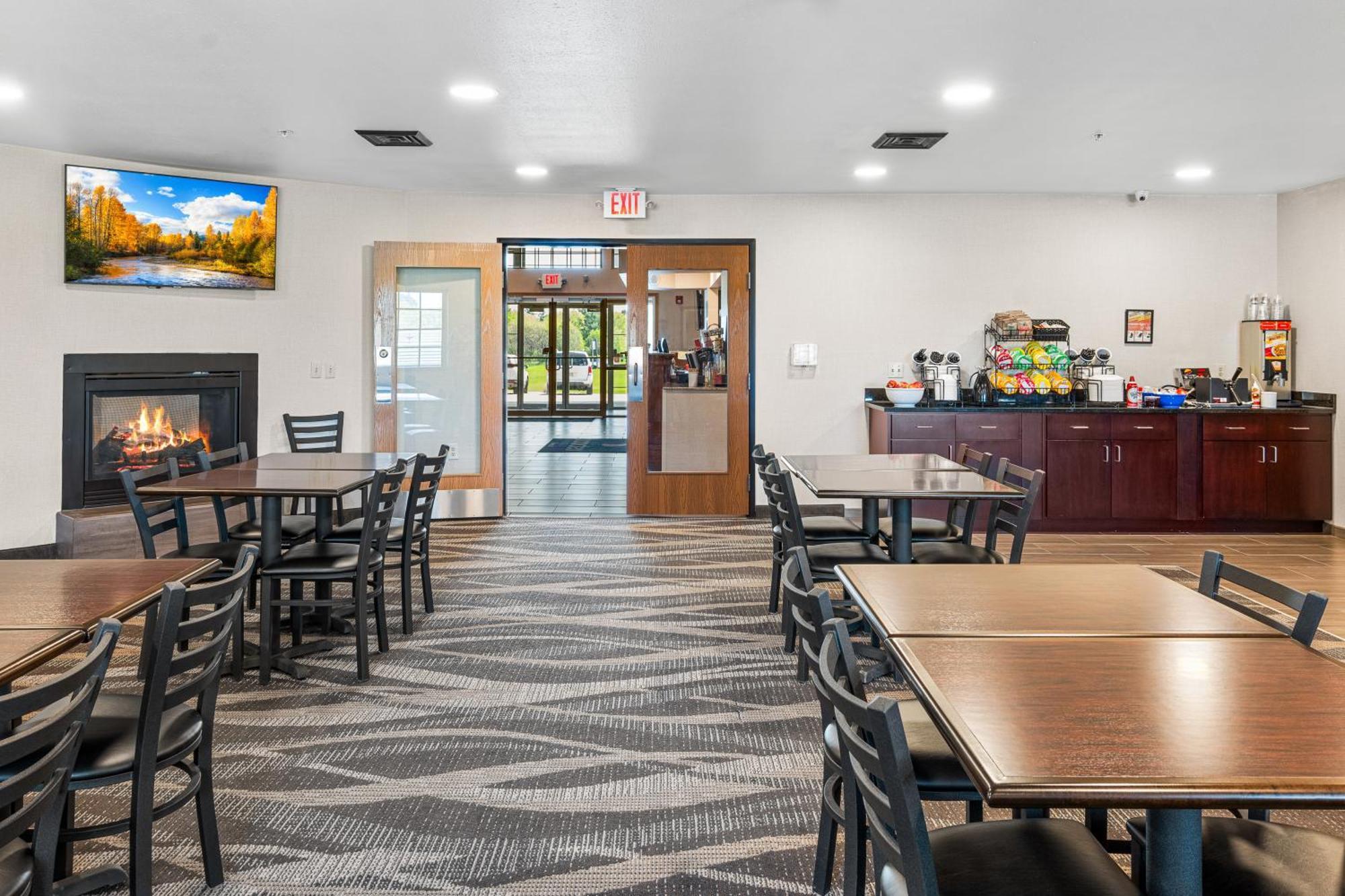 Boarders Inn & Suites By Cobblestone Hotels - Shawano Esterno foto
