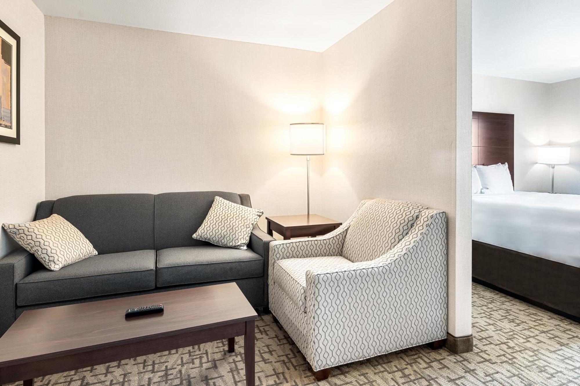 Boarders Inn & Suites By Cobblestone Hotels - Shawano Esterno foto