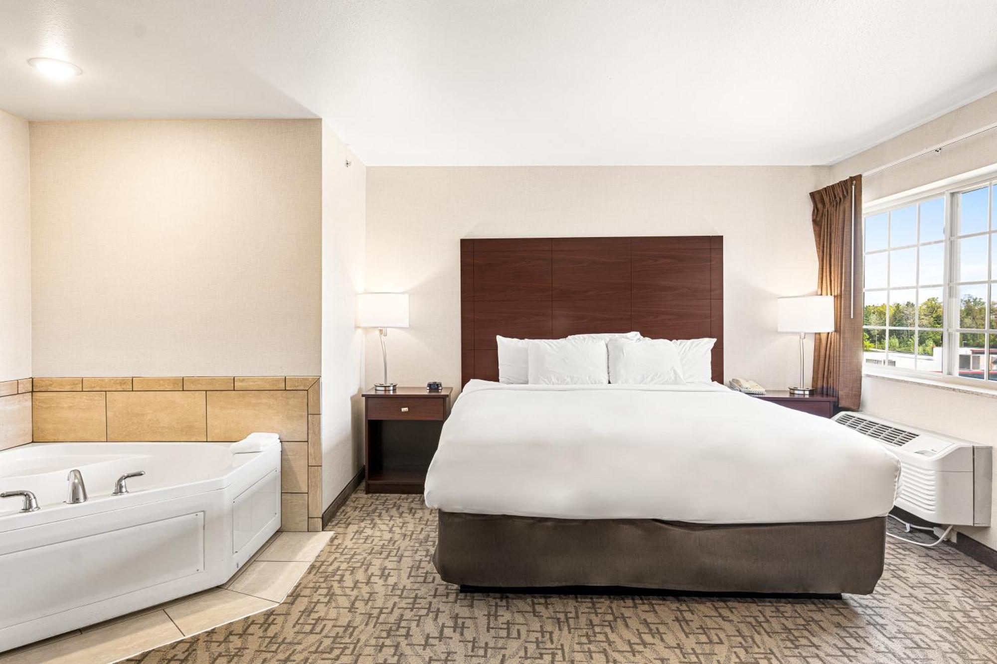 Boarders Inn & Suites By Cobblestone Hotels - Shawano Esterno foto