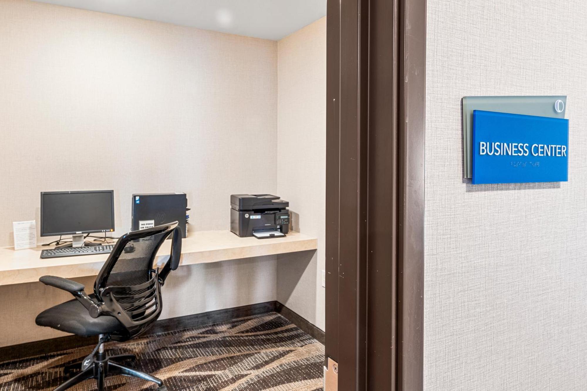 Boarders Inn & Suites By Cobblestone Hotels - Shawano Esterno foto