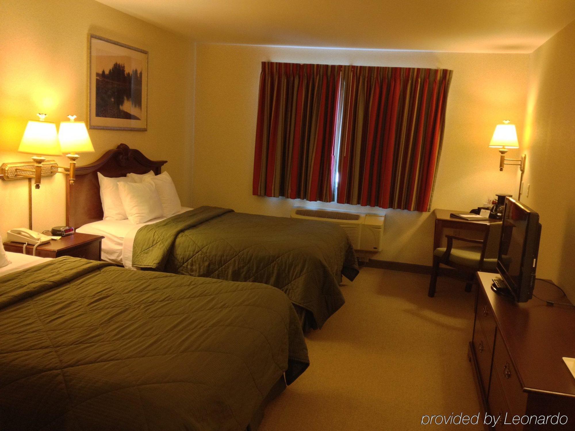 Boarders Inn & Suites By Cobblestone Hotels - Shawano Esterno foto