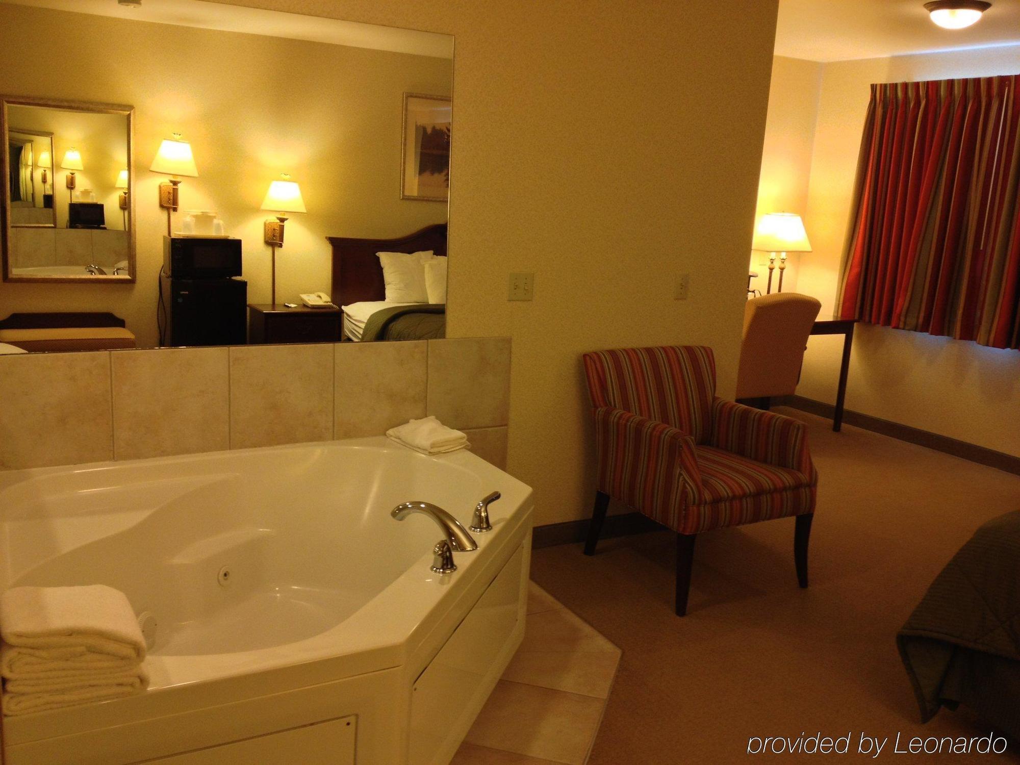Boarders Inn & Suites By Cobblestone Hotels - Shawano Esterno foto
