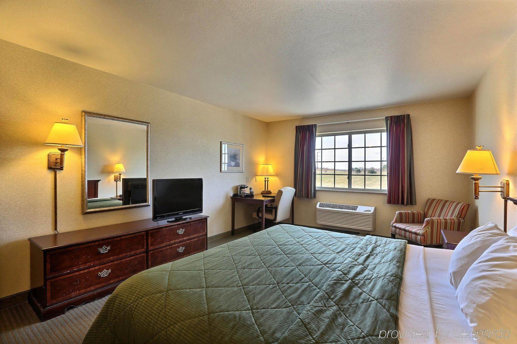 Boarders Inn & Suites By Cobblestone Hotels - Shawano Esterno foto