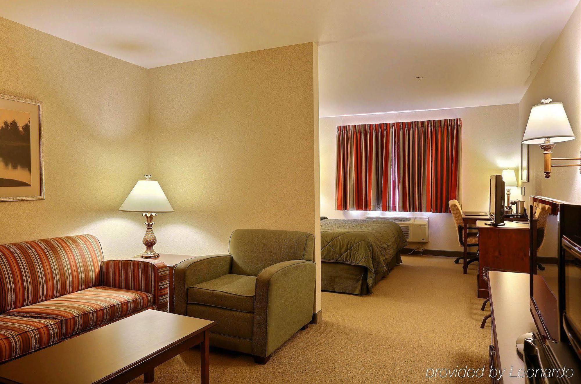 Boarders Inn & Suites By Cobblestone Hotels - Shawano Esterno foto