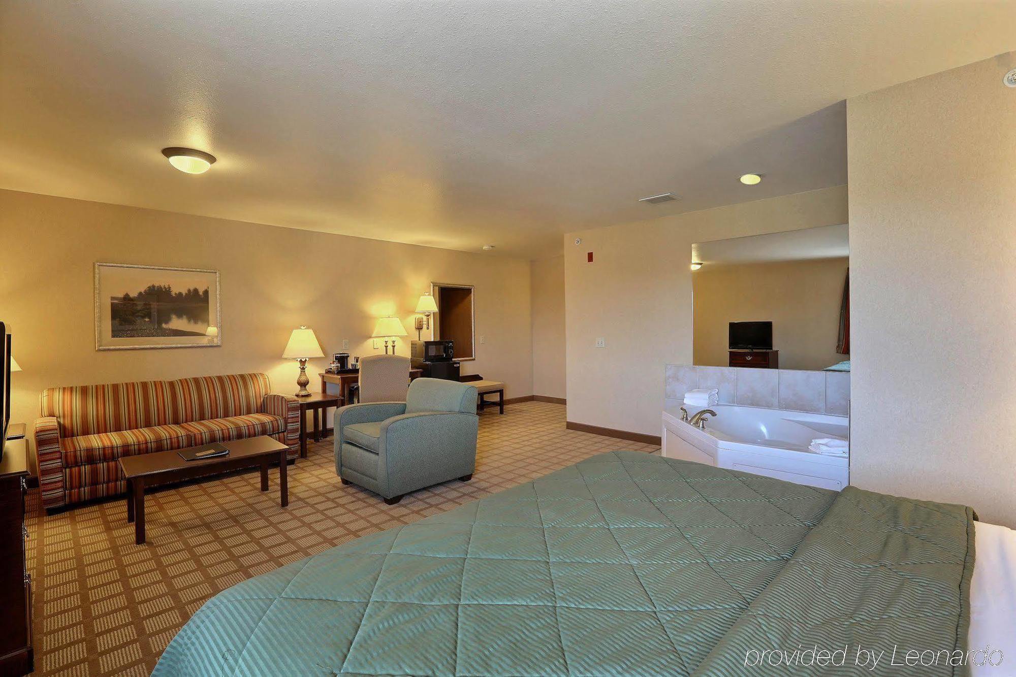 Boarders Inn & Suites By Cobblestone Hotels - Shawano Esterno foto
